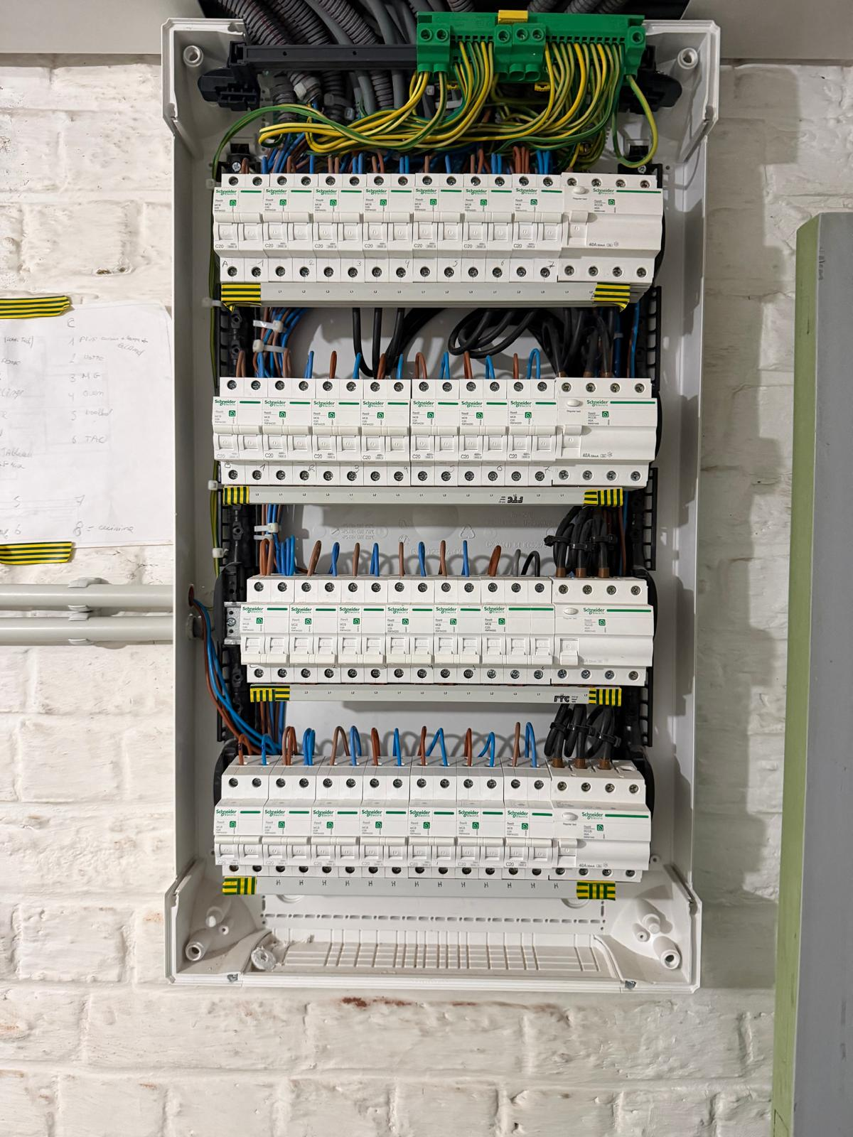 Installation électrique réalisée par EQ Solutions