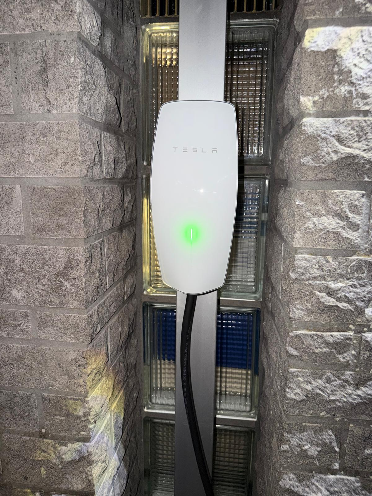 Borne de recharge installée par EQ Solutions